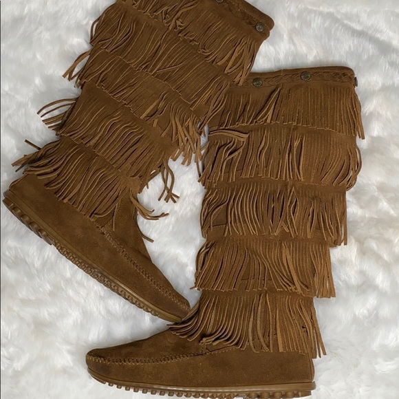 Minnetonka Shoes - Minnetonka 5-layer fringe boot